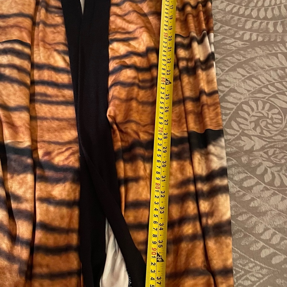 Wild Tiger Print Women's Robe - Picture 5 of 10